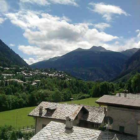 Hotel Ottoz Meublé Courmayeur Exterior foto