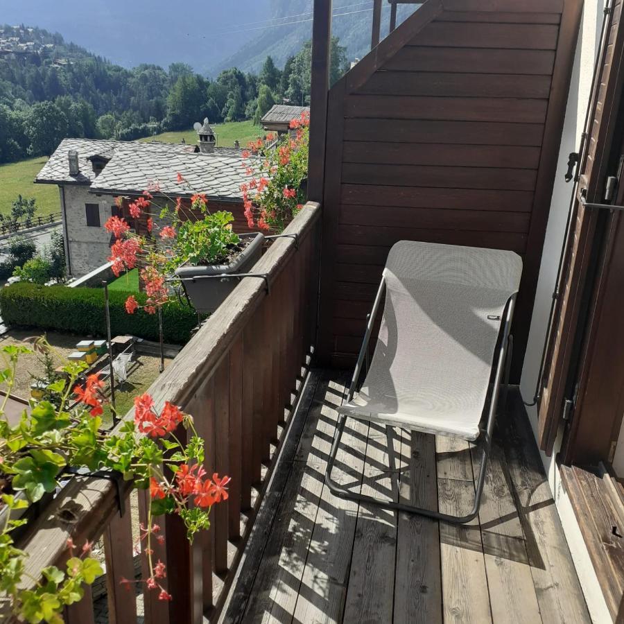 Hotel Ottoz Meublé Courmayeur Exterior foto